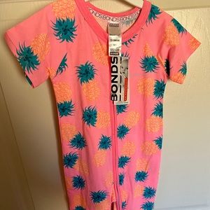 NWT Bonds Wondersuit 12-18 Mos